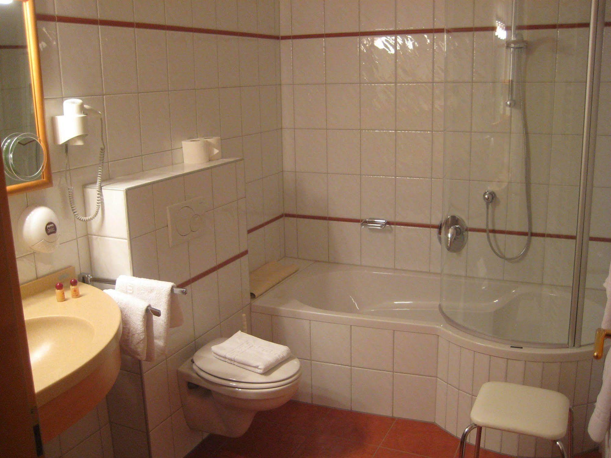 Zum Stollhofer Inn